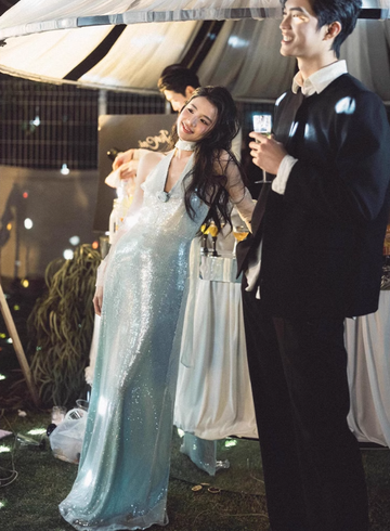 Blue Shiny Sheath Halter V Neck Sequin Open Back Prom Dress Evening Dress HZ1023